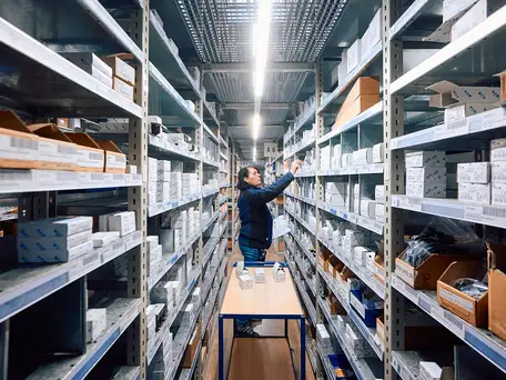 Nutz Elektrogroßhandel Logistikarbeit